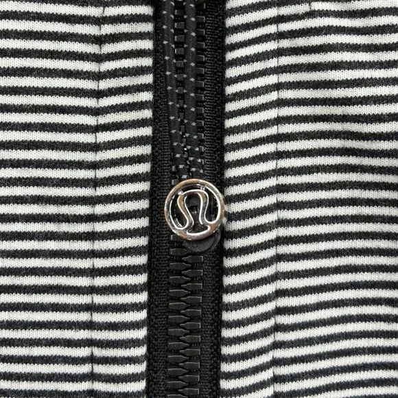 Lululemon Striped Full Zip Hoodie Women's Size 8 Black White Athletic EUC - Picture 4 of 5